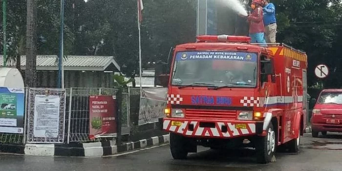 Penyemprotan Desinfektan ke Tubuh Manusia Berbahaya, Ini Penjelasan Ketua Gugus Tugas Penanganan COVID-19