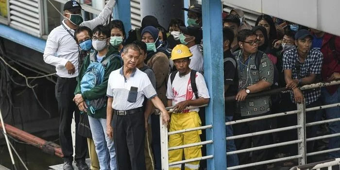 Anies Kembalikan Jadwal Transportasi DKI, tapi Kapasitas Orang Dibatasi