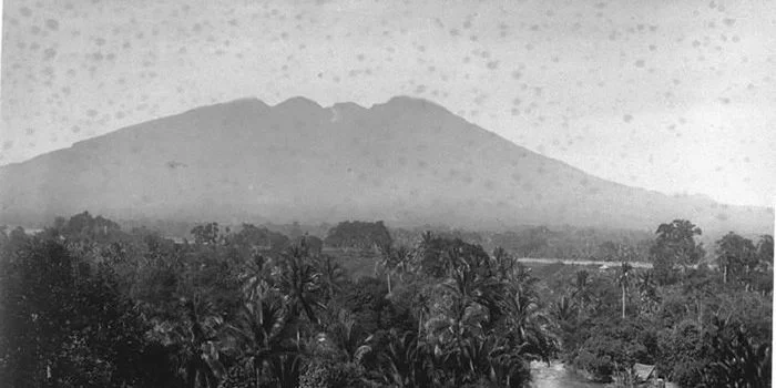 Misteri Letusan Gunung Salaka