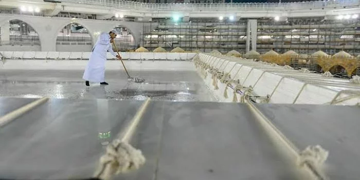 Shalat Tarawih di Masjidil Haram-Nabawi Bukan untuk Umum