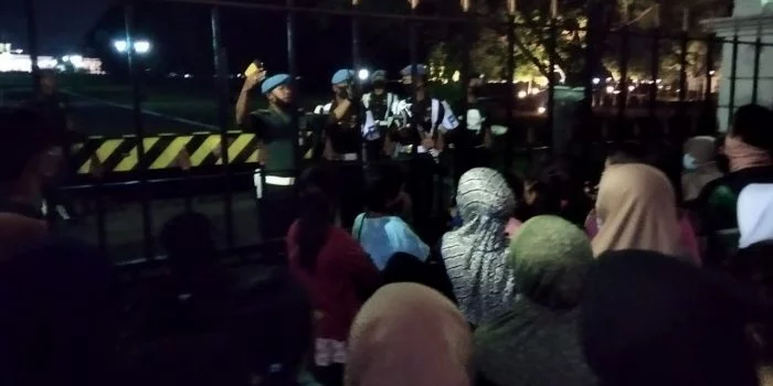 Viral Video Warga Serbu Istana Bogor, Jubir: Kabar Presiden Bagi-bagi Sembako di Bogor Sabtu Malam, Itu Tidak Benar