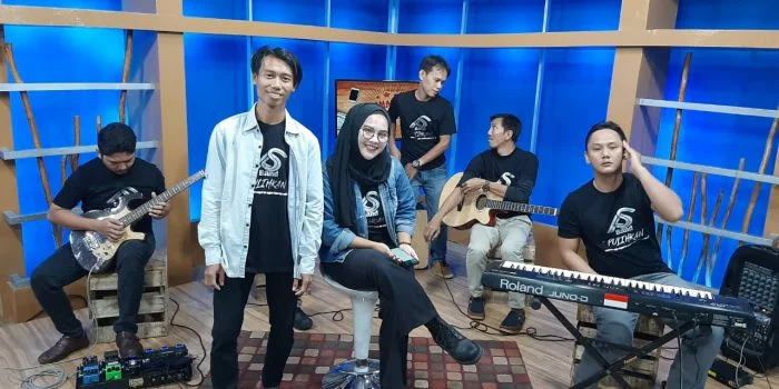 'Single Parent' Ini Curahkan Keprihatinan Pandemi Corona Lewat Lagu