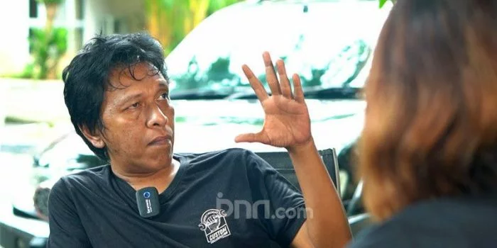 'Generasi Yang Tak Diinginkan': Adian Napitupulu Tulis Daftar Nama Aktivis Mahasiswa Diculik, Ditembak