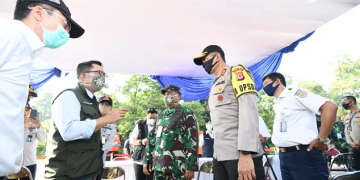 Ridwan Kamil Tinjau Pelaksanaan PSBB Hari Pertama Kota Bogor