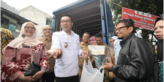 Sigap Turunkan Harga Bawang Putih, Jabar Gelar Operasi Pasar di Astanaanyar