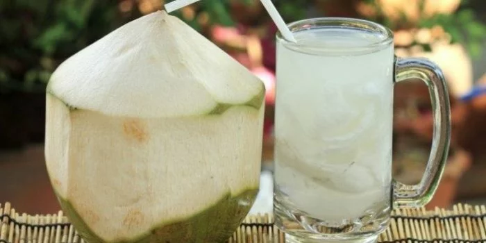 Yuk, Buka Puasa Dengan Es Kelapa Madu