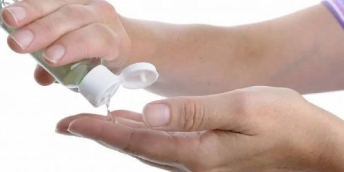 Bahayakah Pemakaian Hand Sanitizier Jika Berlebihan?