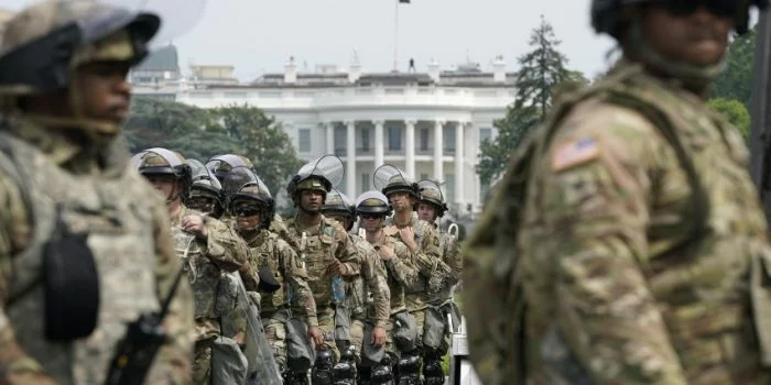 Aksi Black Lives Matter, Pentagon-White House Kritis