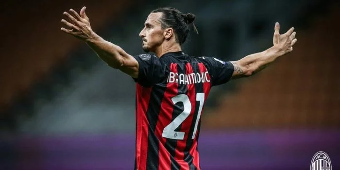 2 Gol Zlatan Ibrahimovic Bungkam Napoli