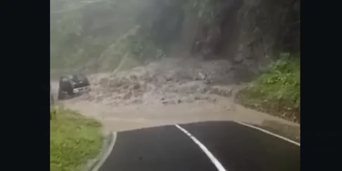 Video: Bencana Tanah Longsor Tutup Jalan Utama Bandung-Garut di Talegong