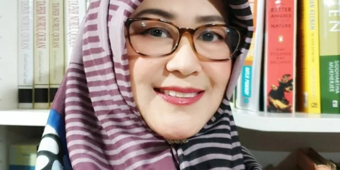 dokter Tifauzia Tyassuma: Masa Presiden RI Kita Biarkan Disuntik Vaksin 50,4?