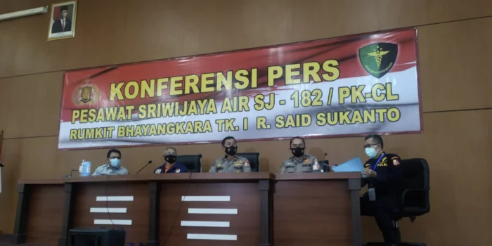 Konfrensi pers tentang identifikasi korban pesawat Sriwijaya Air Sj-182 yang jatuh di perairan Kepulauan Seribu.