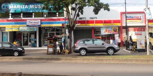 Terungkap Alfamart dan Indomaret Selalu Bersebelahan