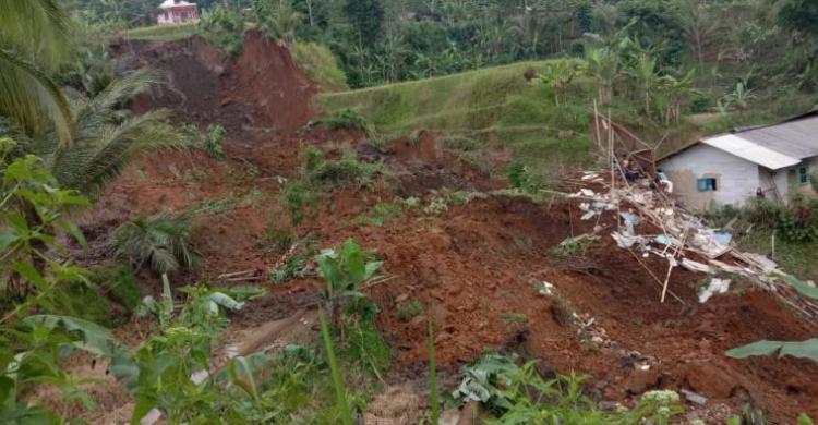 Longsor Sukabumi Satu Balita Meninggal Dunia