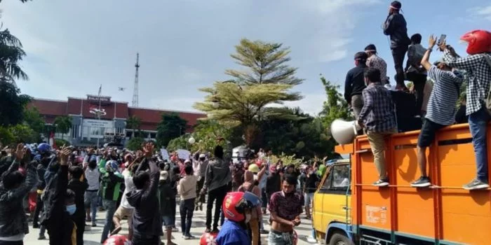 Tolak Penyekatan Jembatan Suramadu, Warga Madura: Tak Ada Corona, yang Ada Markona