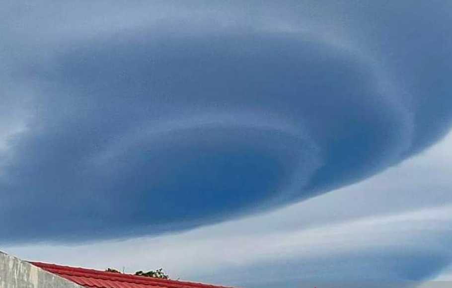 Fenomena Awan Mirip UFO di Langit Banda Aceh