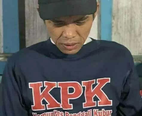 Ustaz Abdul Somad Pakai Baju KPK