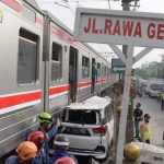 Kecelakaan KRL Vs Mobil di Perlintasan Citayam-Depok, Kereta Tertemper Mobil