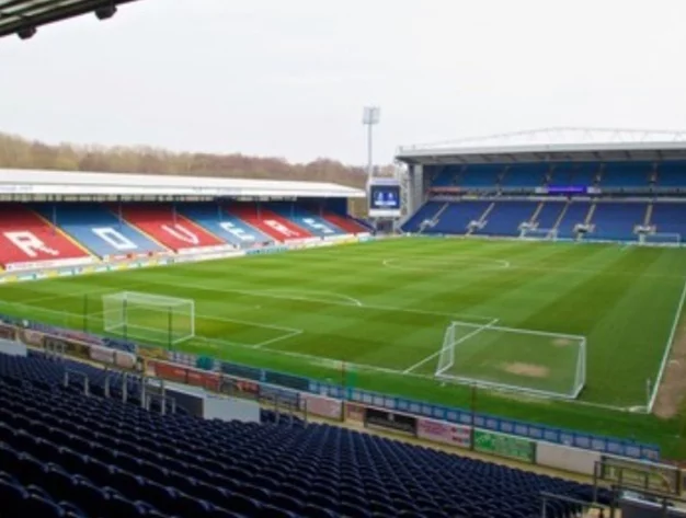 Jadi yang Pertama di Inggris, Blackburn Gelar Sholat Ied di Stadion Ewood Park