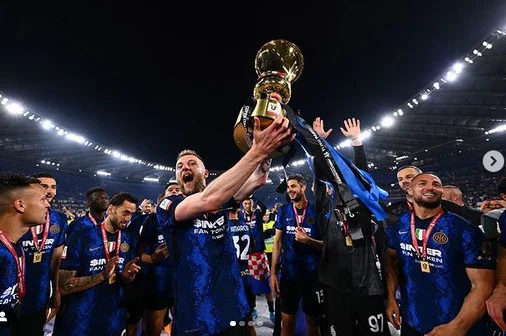 Kalahkan Juventus 4-2, Inter Milan Juara Coppa Italia