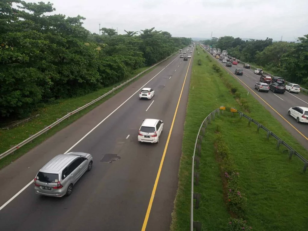 Arus Balik Lebaran, Skema One Way di KM 188 GT Palimanan Sampai KM.72 Cikampek Sudah Diberlakukan Malam Ini