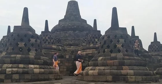 Luhut Umumkan Harga Tiket Naik ke Candi Borobudur Menjadi Rp 750 Ribu