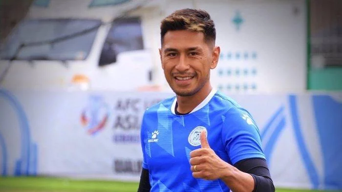 Pemain Asal Filipina, Daisuke Sato Resmi Menjadi Milik Persib Bandung