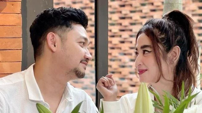 Dewi Perssik Diceraikan Angga Wijaya?