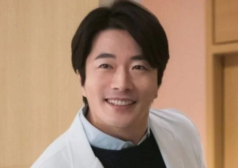 Tampil singkat, Kwon Sang Woo Jadi Cameo di Drama Why Her?