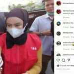 Denise Chariesta Posting Foto Medina Zein lagi Digiring ke Sel Tahanan