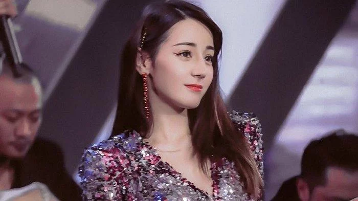 Siapakah Dilraba Dilmurat, Aktris Cantik Keturunan Suku Minoritas Uighur