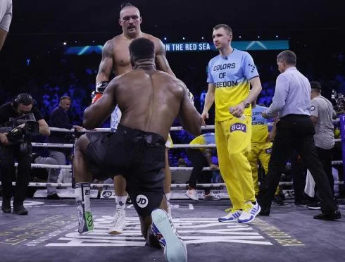 Pertahankan Gelar Juara Dunia Kelas Berat, Oleksandr Usyk Kembali Kalahkan Anthony Joshua