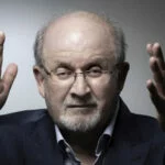 Penulis Ayat-ayat Setan Salman Rushdie Ditikam di New York