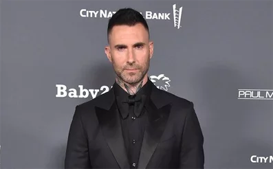 Adam Levine Dituding Selingkuh dengan Model Seksi