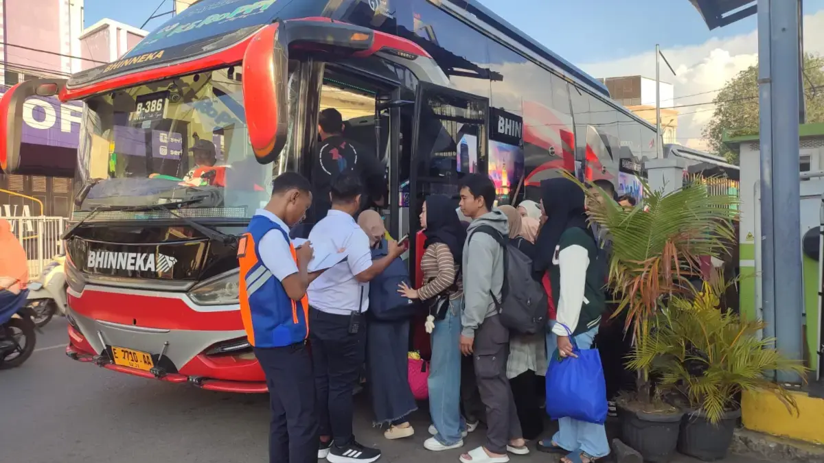 KA Bangunkarta Keluar Rel, KAI Lakukan Pembatalan dan Alihkan Penumpang via Bus Kereta Api