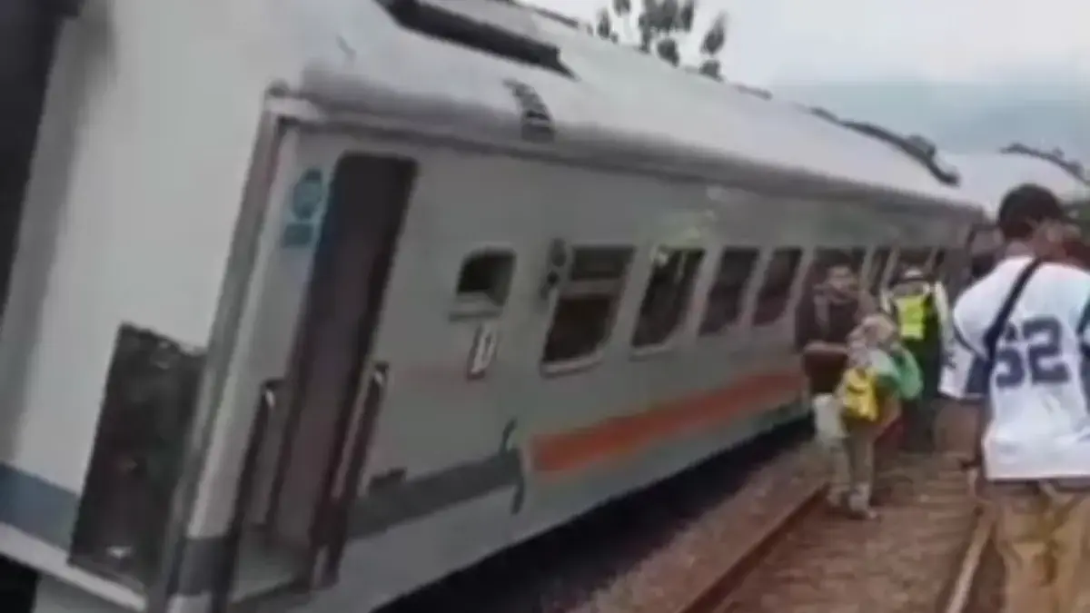 KA Bangunkarta Anjlok di Bumiayu, Ratusan Penumpang Dievakuasi Kereta Api