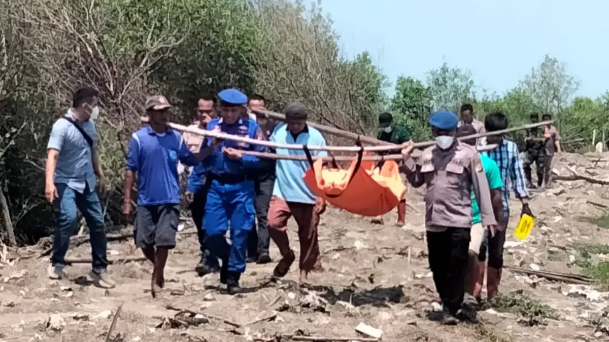 Mayat Misterius Tanpa Identitas Gegerkan Pantai Desa Muara Cirebon, Polisi Lakukan Penyelidikan Mayat