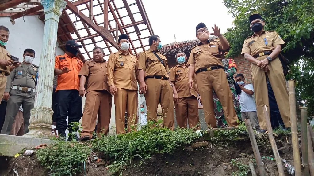 Cari Solusi Banjir dan Tanah Bergerak, Bupati Cirebon akan Temui Kementerian di Jakarta